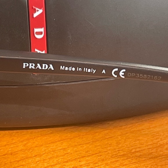 Prada aviators never worn - Picture 5 of 5